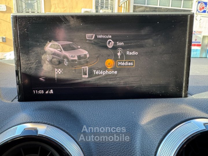 Audi Q2 35 TFSI 15l 150 CV S Tronic 7 S Line Toit ouvrant - 29