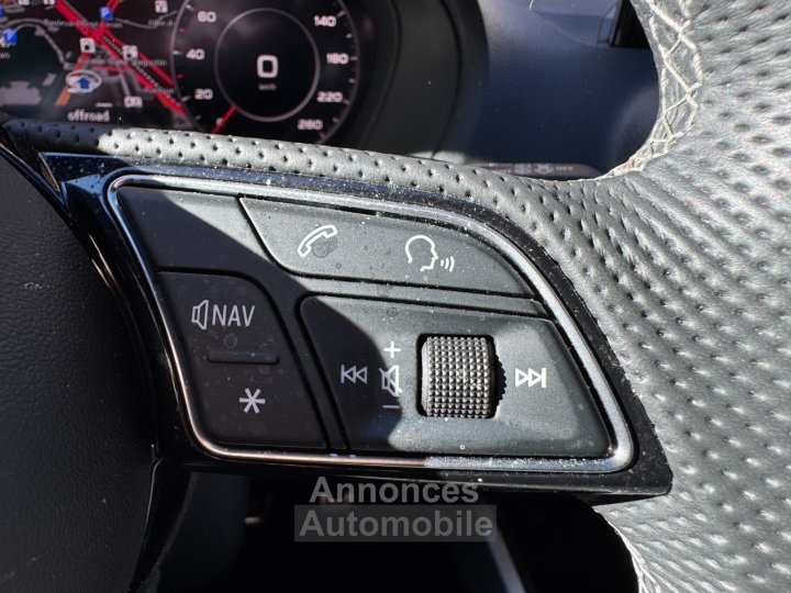 Audi Q2 35 TFSI 15l 150 CV S Tronic 7 S Line Toit ouvrant - 39