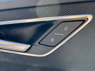 Audi Q2 35 TFSI 15l 150 CV S Tronic 7 S Line Toit ouvrant   - 45