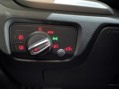 Audi A3 S Line 180 ch 18L TFSI S Tronic 7 1&egrave;re Mains ~ Radar AR ~ Jantes ROTOR ~ Feux Xenon   - 14