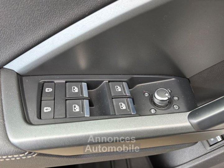 Audi Q3 14 45 tfsie 245ch s line s-tronic 6 attelage - 30