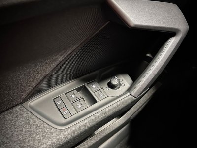 Audi A3 iv (2) sportback 15 35 tfsi mild hybrid 150 s line tronic 7   - 13