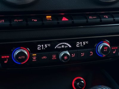 Audi S3 Sportback 20 TFSI 300ch Quattro Stronic 6 Audio Bang&Olufsen Sièges RS avant chauffants Radar 360° - 11