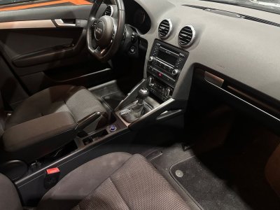 Audi A3 Sportback 12 tfsi 105ch ambiente s-tronic sieges chauffants xenon radars av-ar clim bi-zone   - 28