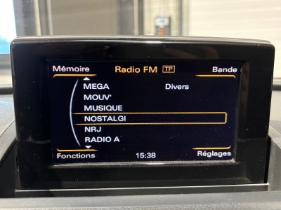 Audi Q3 20 TDI 140 ch S line ( 1&egrave;re main )   - 18