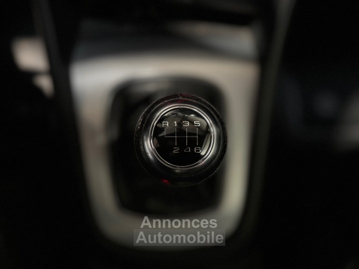 Audi Q3 20 TDI 140 ch S line ( 1&egrave;re main ) - 29