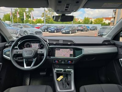 Audi Q3 35 TFSI S line LED PANO STANDHZG 18"   - 16