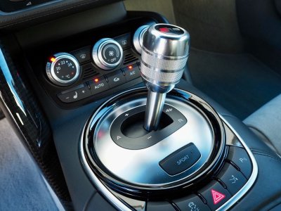 Audi R8 V10 52 FSI 525cv S-Tronic QUATTRO   - 9