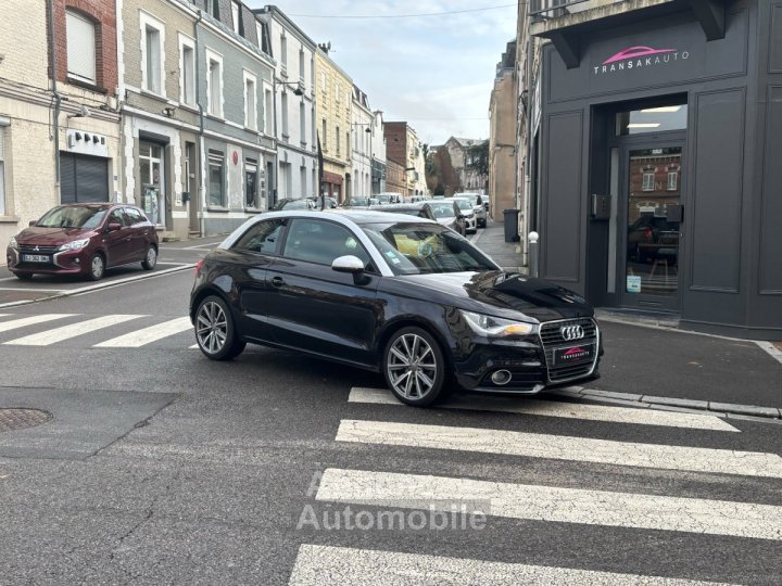 Audi A1 16 TDI 105 Ambition / TOIT OUVRANT / GPS - 2