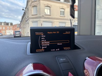 Audi A1 16 TDI 105 Ambition / TOIT OUVRANT / GPS   - 31