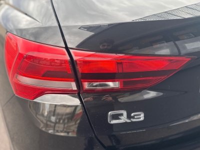 Audi Q3 15 35 tfsi 150 mhev hybrid design s-tronic bva   - 15