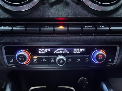 Audi RS3 SPORTBACK 25 TFSI 367 ch Quattro S tronic 7 / Radar / Si&egrave;ges chauffants / 100 % d?origine   - 27