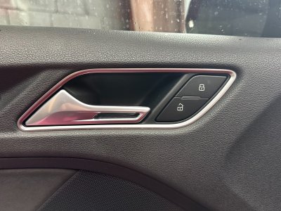 Audi RS3 SPORTBACK 25 TFSI 367 ch Quattro S tronic 7 / Radar / Si&egrave;ges chauffants / 100 % d?origine   - 33