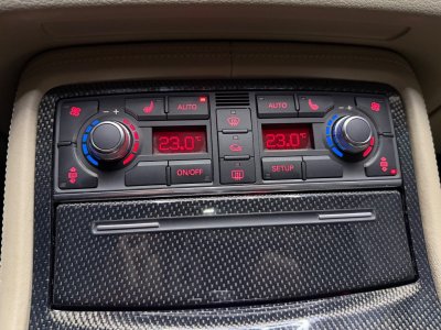 Audi S8 52 FSI V10 450 Quattro Tiptronic A - 38