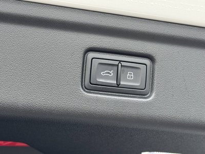 Audi A6 E-TRON AVANT e-tron Avant Performance 367 ch S line   - 38