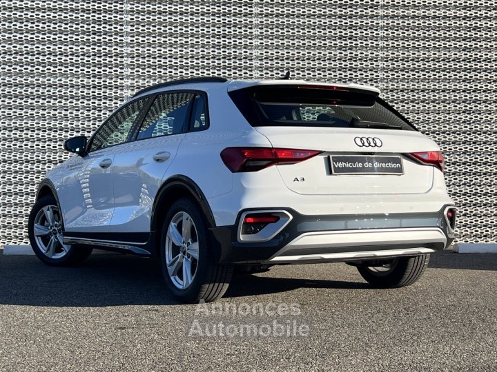 Audi A3 ALLSTREET Allstreet TFSI e Hybride rechargeable 204 S tronic 6 Design - 4