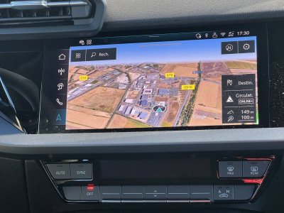 Audi A3 ALLSTREET Allstreet TFSI e Hybride rechargeable 204 S tronic 6 Design   - 9