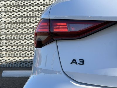 Audi A3 ALLSTREET Allstreet TFSI e Hybride rechargeable 204 S tronic 6 Design   - 36