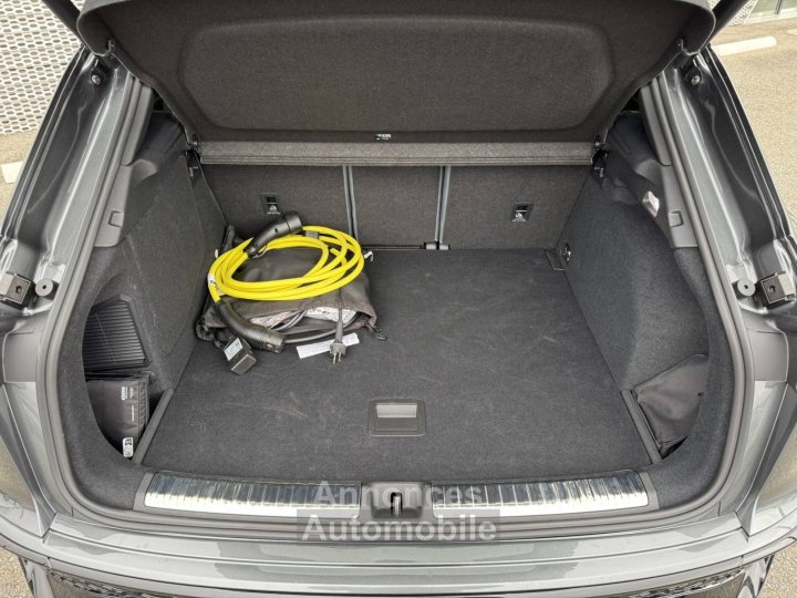 Audi Q3 HYBRIDE e-hybrid 272 ch S tronic 6 Design - 31