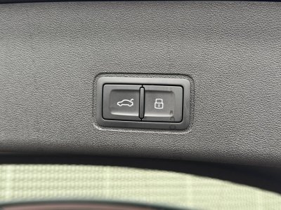 Audi Q3 HYBRIDE e-hybrid 272 ch S tronic 6 Design   - 32