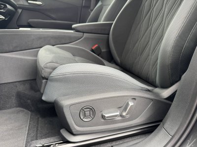 Audi Q3 HYBRIDE e-hybrid 272 ch S tronic 6 Design   - 37