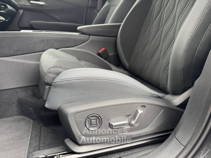 Audi Q3 HYBRIDE e-hybrid 272 ch S tronic 6 Design - 37