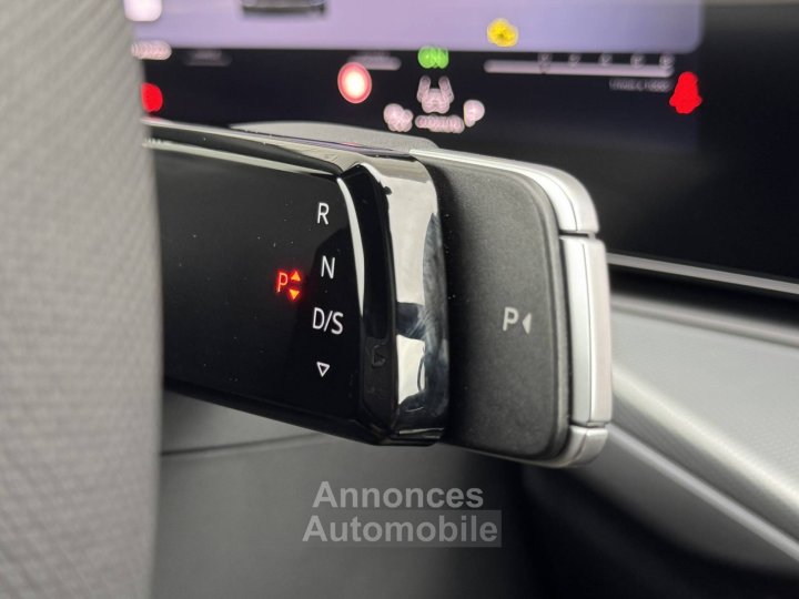 Audi Q3 HYBRIDE e-hybrid 272 ch S tronic 6 Design - 44