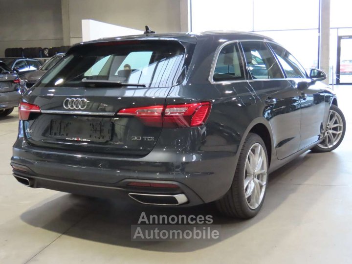 Audi A4 30TDi Avant STRONIC - 3