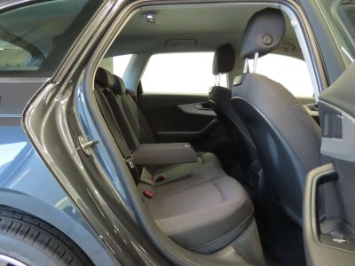 Audi A4 30TDi Avant STRONIC   - 6