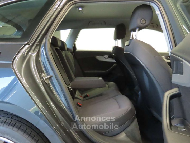 Audi A4 30TDi Avant STRONIC - 6