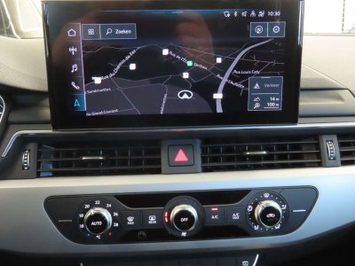 Audi A4 30TDi Avant STRONIC   - 10