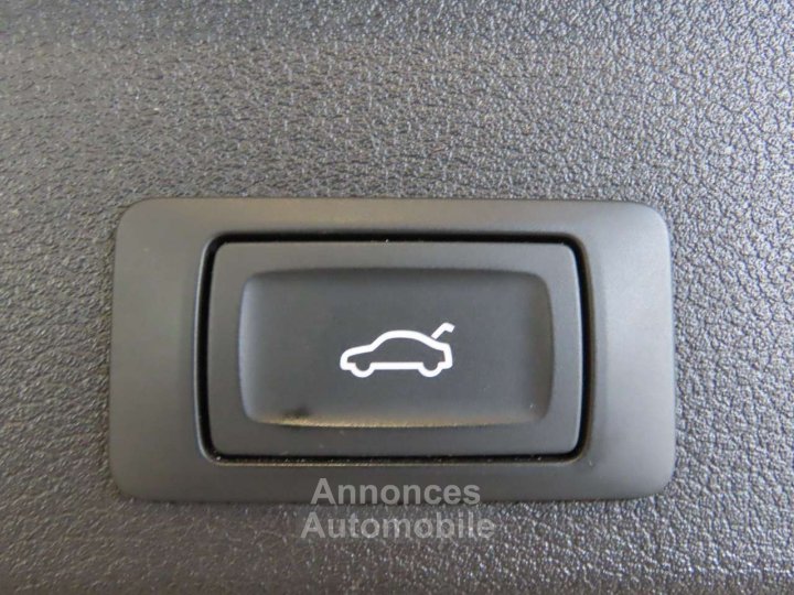 Audi A4 30TDi Avant STRONIC - 14