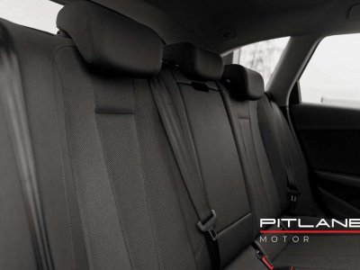 Audi A4 Avant 30 TDi Auto S-tronic Cruise Carplay !   - 13