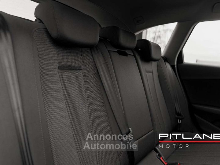 Audi A4 Avant 30 TDi Auto S-tronic Cruise Carplay ! - 13