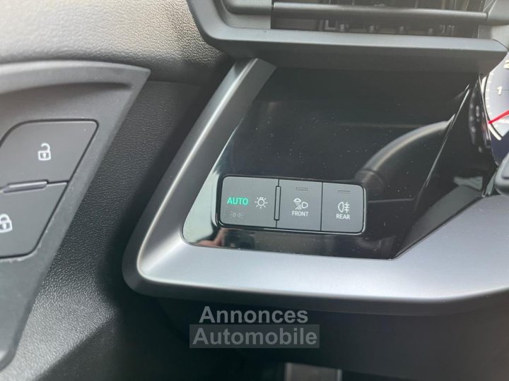 Audi A3 Sportback 15 35 TFSI - 150 - S-Tronic 7 8Y S line - 20