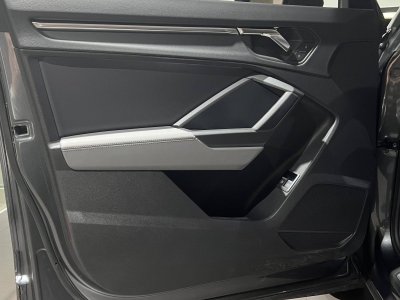 Audi Q3 45 TFSIe 245 ch S tronic 6 S line   - 22