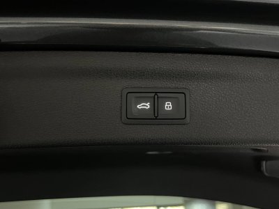 Audi Q3 45 TFSIe 245 ch S tronic 6 S line   - 26