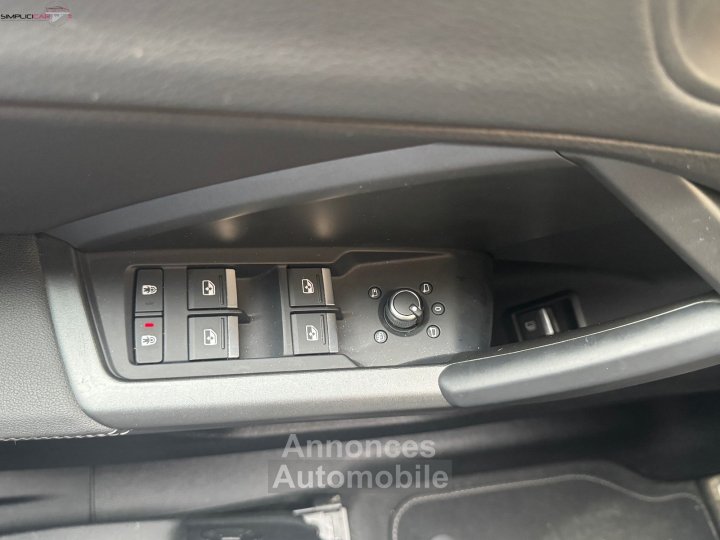 Audi Q3 Sportback 45 TFSIe 245 ch S tronic 6 S line - 28