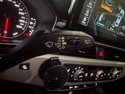 Audi A4 AVANT 30 TDI 122 S tronic 7 Design Luxe - 23