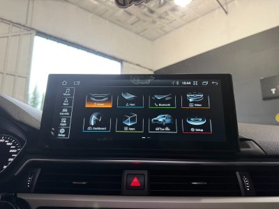 Audi A4 AVANT 30 TDI 122 S tronic 7 Design Luxe - 24