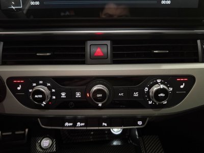 Audi A4 AVANT 30 TDI 122 S tronic 7 Design Luxe - 28