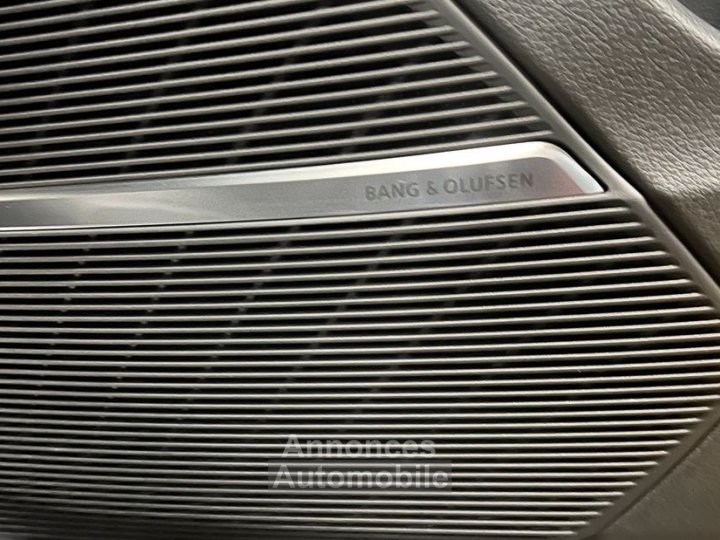 Audi RS Q8 RSQ8 TVA Toit panoramique Attelage électrique Freins carbone céramique - 11