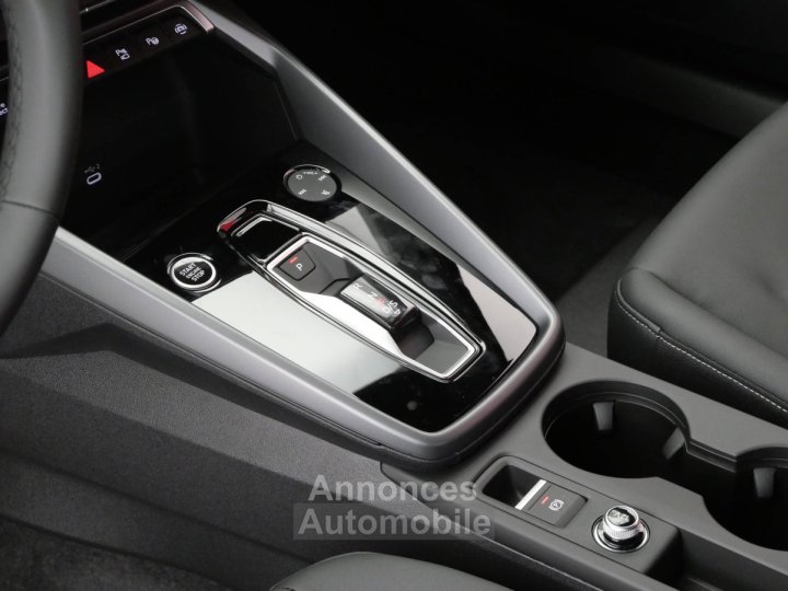 Audi A3 PI ALLSTREET 35 TFSI 150 S TRONIC 7 FINITION AVUS - 12