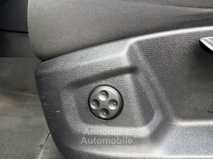 Audi Q3 20 TDI 150 ch Quattro Ambiente -R&eacute;gulateur de Vitesse - - 37