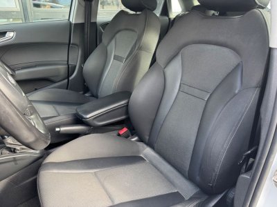 Audi A1 Sportback 14 tfsi 120ch ambiente s-tronic bva + gps sieges chauffants radar av-ar   - 10