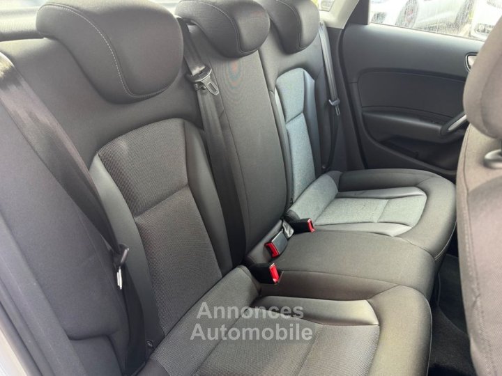 Audi A1 Sportback 14 tfsi 120ch ambiente s-tronic bva + gps sieges chauffants radar av-ar - 12