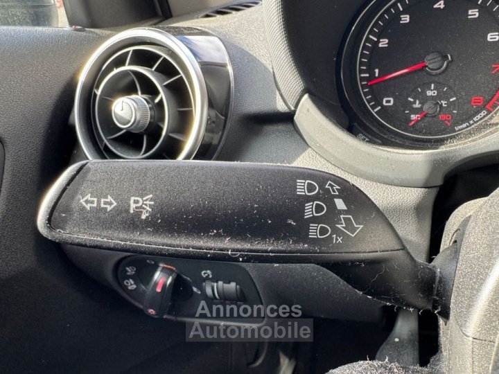 Audi A1 Sportback 14 tfsi 120ch ambiente s-tronic bva + gps sieges chauffants radar av-ar - 23