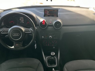 Audi A1 12 TFSI 85 ch Ambiente 3 Portes - Suivi - Radio - Regulateur   - 7