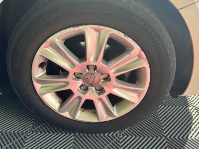 Audi A1 12 TFSI 85 ch Ambiente 3 Portes - Suivi - Radio - Regulateur   - 16