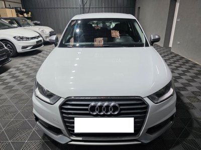 Audi A1 10 TFSI 95ch Ultra Style &Agrave; partir de 19142 -mois   - 2